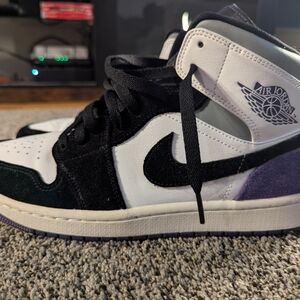 Jordan 1 SE Varsity Purple